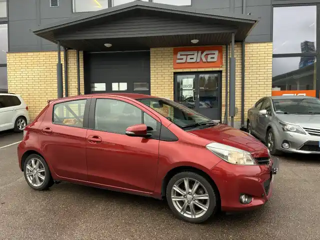Punainen Viistoperä, Toyota Yaris – RPV-270