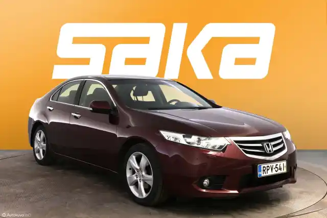 Punainen Sedan, Honda Accord – RPV-541