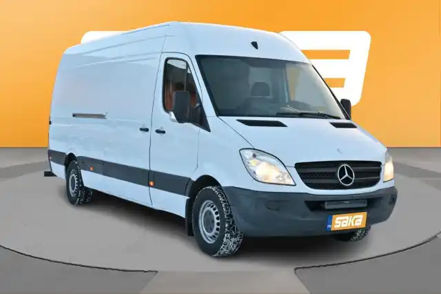 Valkoinen Pakettiauto, Mercedes-Benz Sprinter – RRA-216