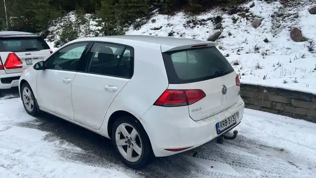 Valkoinen Viistoperä, Volkswagen Golf – RRB-313