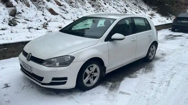 Valkoinen Viistoperä, Volkswagen Golf – RRB-313