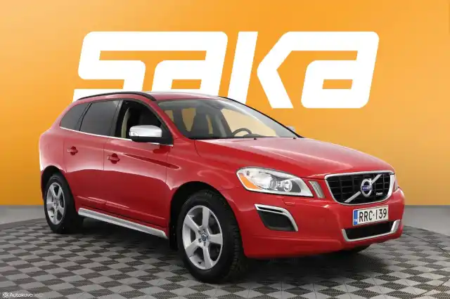 Punainen Maastoauto, Volvo XC60 – RRC-139