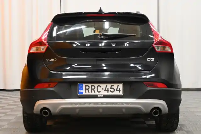 Musta Viistoperä, Volvo V40 Cross Country – RRC-454