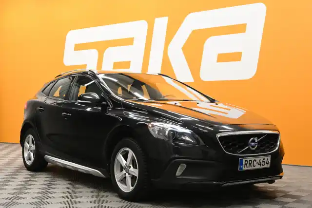 Musta Viistoperä, Volvo V40 Cross Country – RRC-454