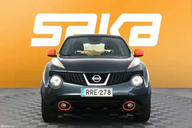 Sininen Maastoauto, Nissan Juke – RRE-278