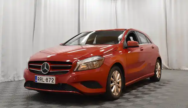 Punainen Viistoperä, Mercedes-Benz A – RRL-872