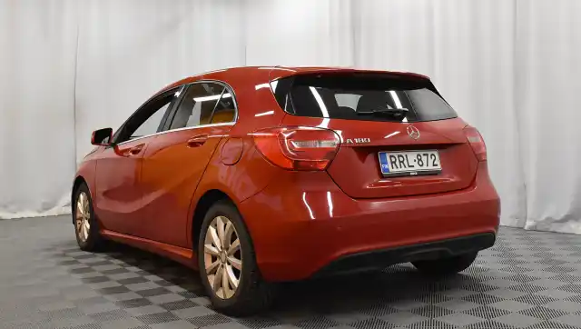 Punainen Viistoperä, Mercedes-Benz A – RRL-872