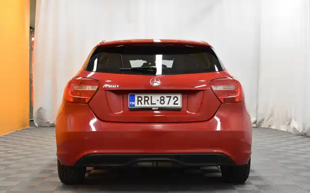 Punainen Viistoperä, Mercedes-Benz A – RRL-872