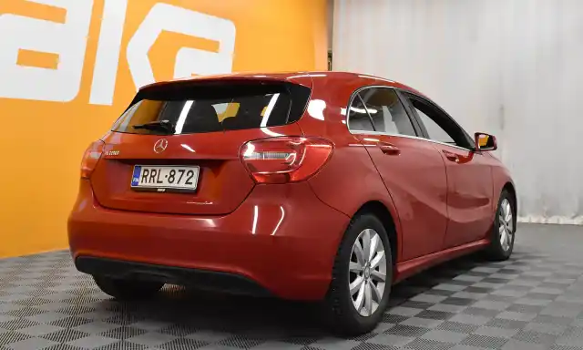 Punainen Viistoperä, Mercedes-Benz A – RRL-872