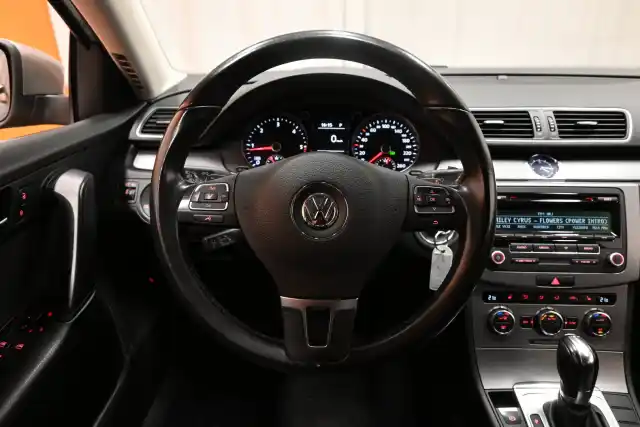 Beige Farmari, Volkswagen Passat – RRM-804