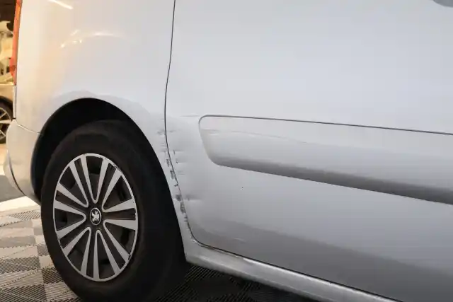 Harmaa Tila-auto, Peugeot Partner – RRN-628