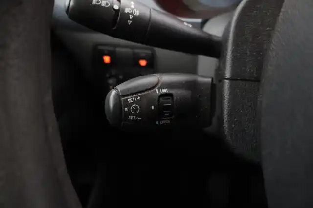 Harmaa Tila-auto, Peugeot Partner – RRN-628