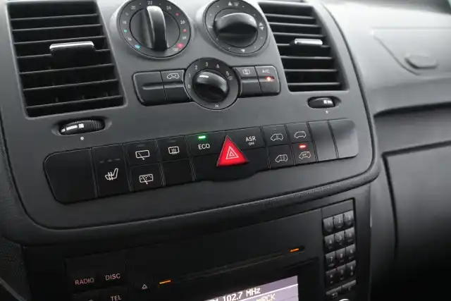 Valkoinen Pakettiauto, Mercedes-Benz Vito – RRN-880