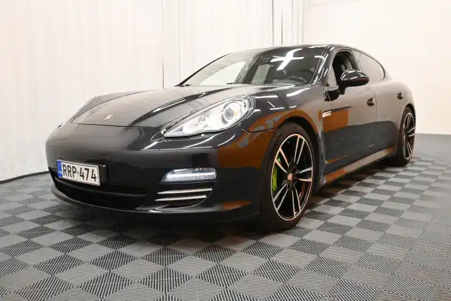 Musta Viistoperä, Porsche Panamera – RRP-474