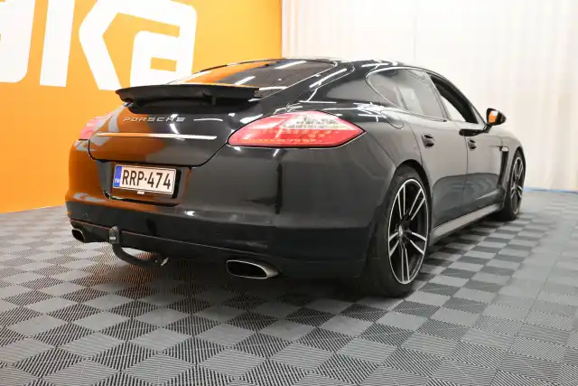 Musta Viistoperä, Porsche Panamera – RRP-474