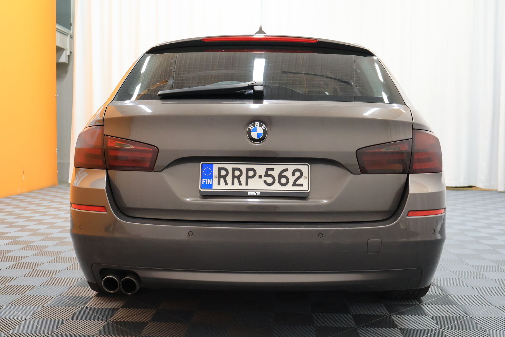 Ruskea Farmari, BMW 525 – RRP-562