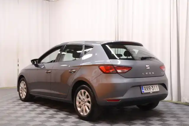 Harmaa Viistoperä, Seat Leon – RRR-311