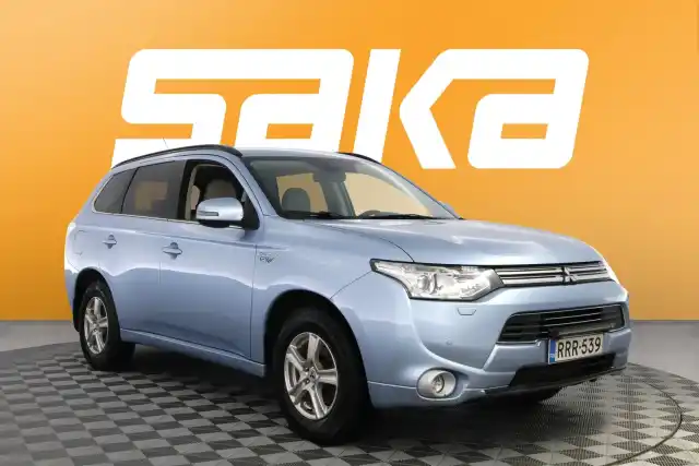 Harmaa Maastoauto, Mitsubishi Outlander PHEV – RRR-539