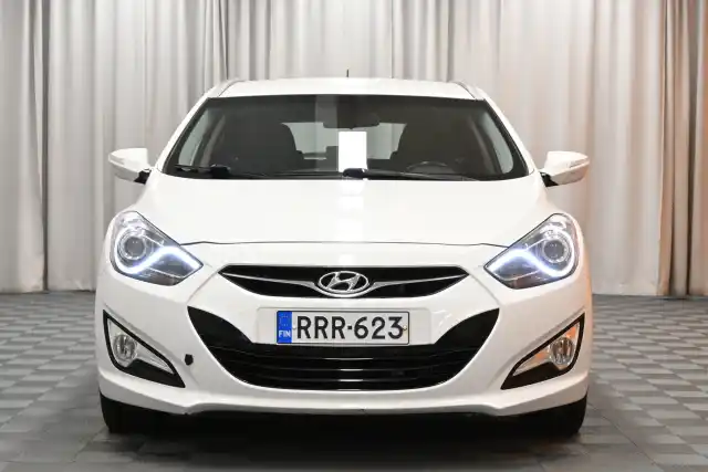 Valkoinen Farmari, Hyundai I40 – RRR-623