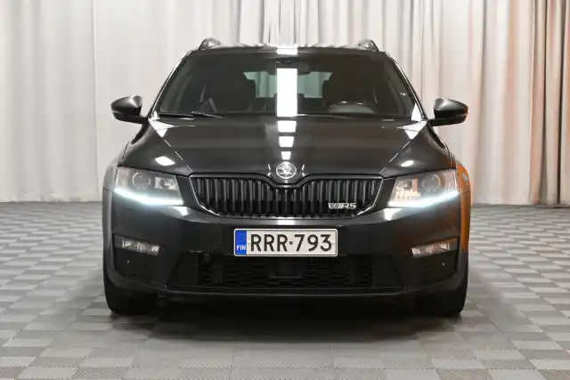 Musta Farmari, Skoda Octavia – RRR-793