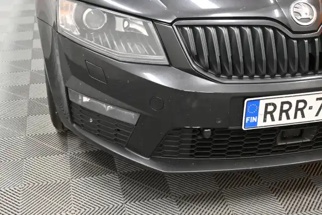 Musta Farmari, Skoda Octavia – RRR-793