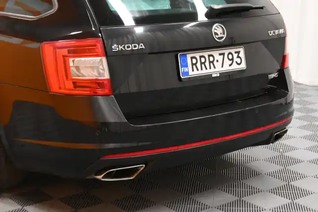 Musta Farmari, Skoda Octavia – RRR-793