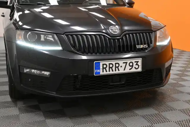 Musta Farmari, Skoda Octavia – RRR-793