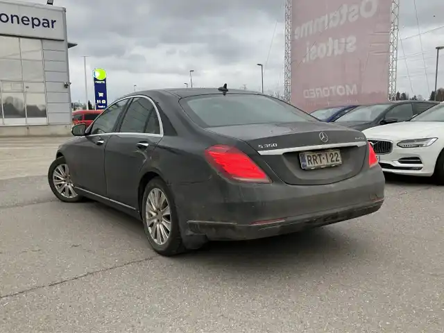 Musta Sedan, Mercedes-Benz S – RRT-122