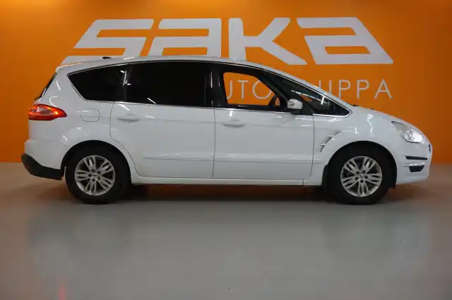 Valkoinen Tila-auto, Ford S-Max – RRT-161