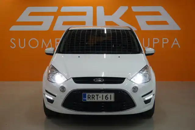 Valkoinen Tila-auto, Ford S-Max – RRT-161