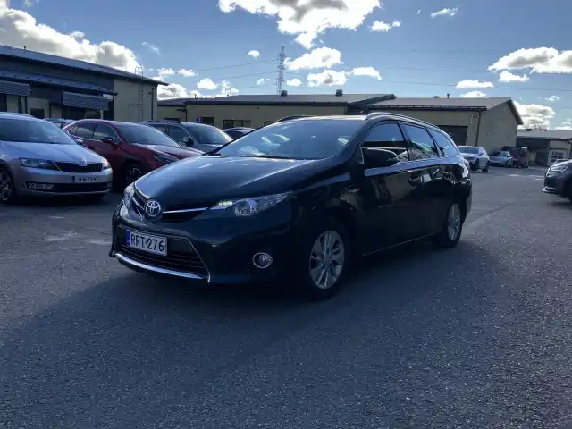 Harmaa Farmari, Toyota Auris – RRT-276