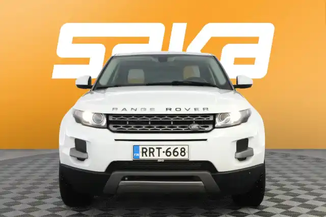 Valkoinen Maastoauto, Land Rover Range Rover Evoque – RRT-668