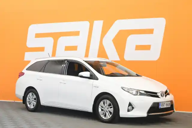 Valkoinen Farmari, Toyota Auris – RRT-868