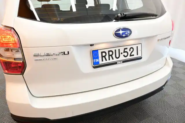 Valkoinen Farmari, Subaru Forester – RRU-521