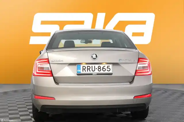 Ruskea Viistoperä, Skoda Octavia – RRU-865