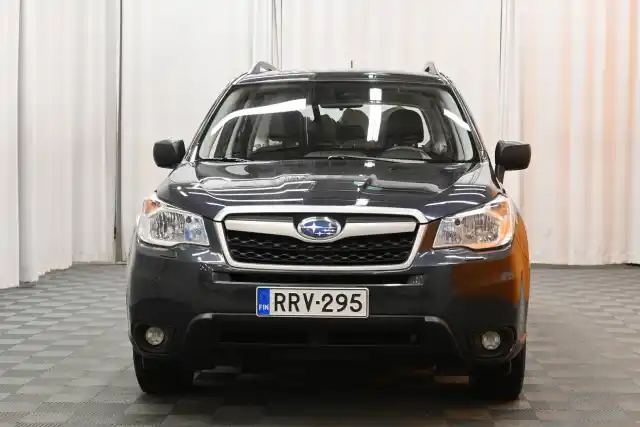 Harmaa Farmari, Subaru Forester – RRV-295