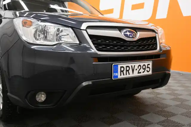 Harmaa Farmari, Subaru Forester – RRV-295