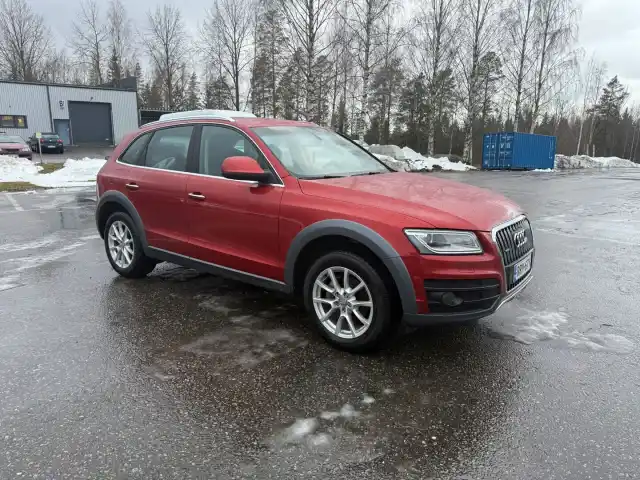 Punainen Maastoauto, Audi Q5 – RRV-671