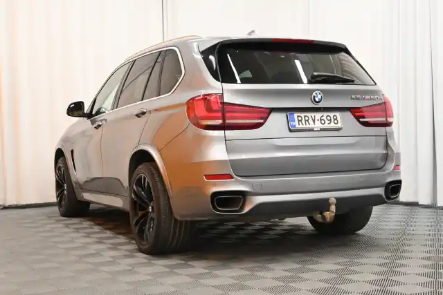 Harmaa Maastoauto, BMW X5 – RRV-698