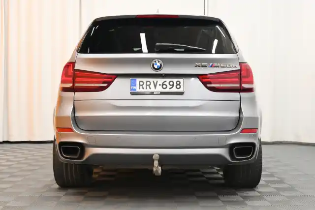 Harmaa Maastoauto, BMW X5 – RRV-698