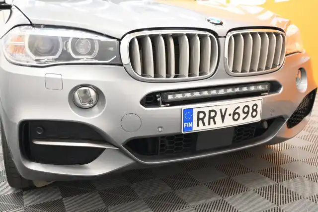 Harmaa Maastoauto, BMW X5 – RRV-698