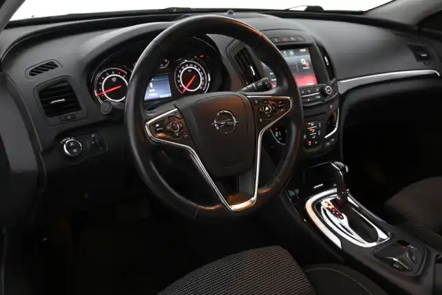 Ruskea Farmari, Opel Insignia – RRZ-970