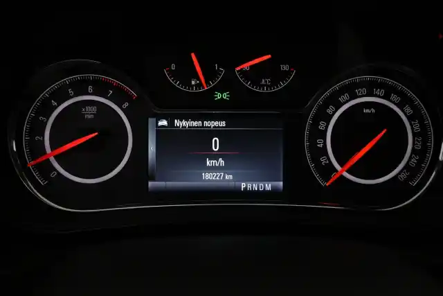 Ruskea Farmari, Opel Insignia – RRZ-970
