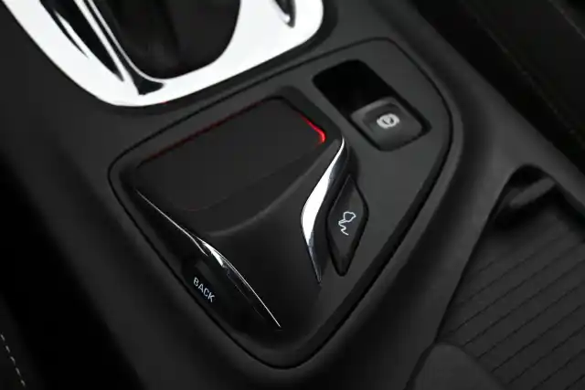 Ruskea Farmari, Opel Insignia – RRZ-970