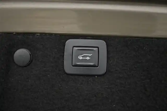 Ruskea Farmari, Opel Insignia – RRZ-970