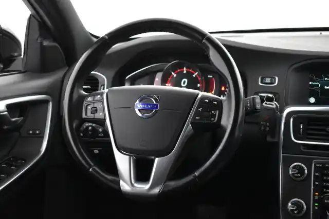 Punainen Farmari, Volvo V60 Cross Country – RSB-109