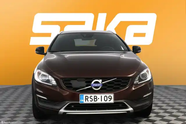 Punainen Farmari, Volvo V60 Cross Country – RSB-109