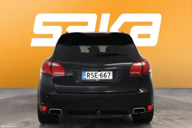 Musta Maastoauto, Porsche Cayenne – RSE-667