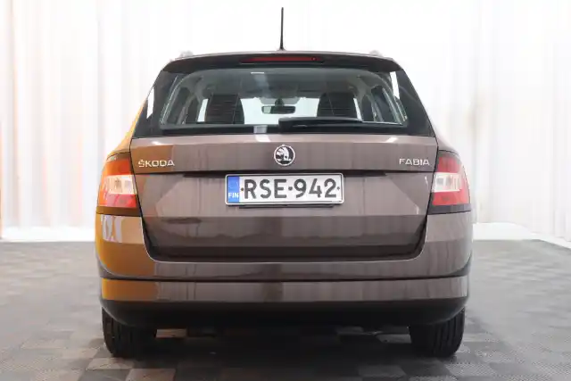 Ruskea (beige) Farmari, Skoda Fabia – RSE-942