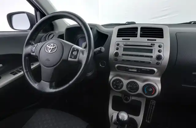 Musta Viistoperä, Toyota Urban Cruiser – RSG-388